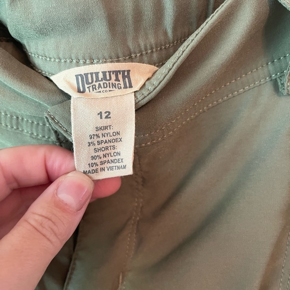 Duluth dry one the fly skort, size 12 - Picture 3 of 4